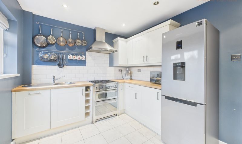 Hilltop Road, Guilden Sutton, CH3