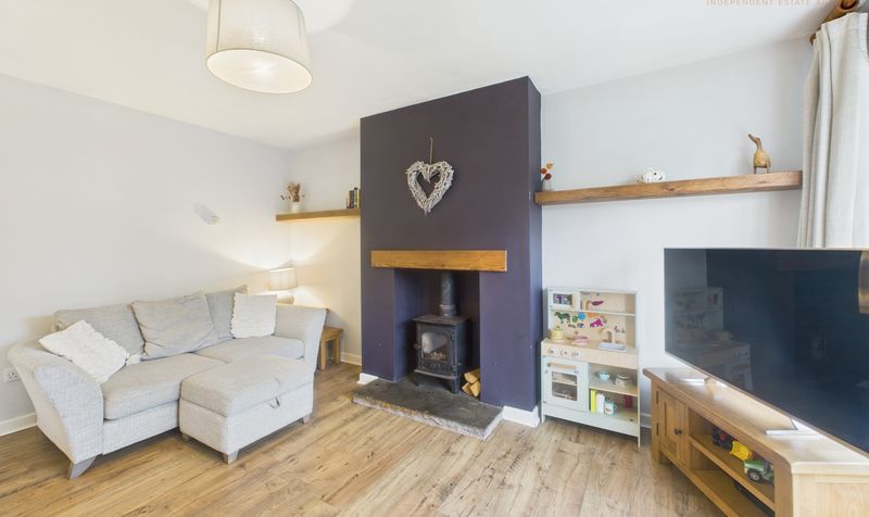 Hilltop Road, Guilden Sutton, CH3