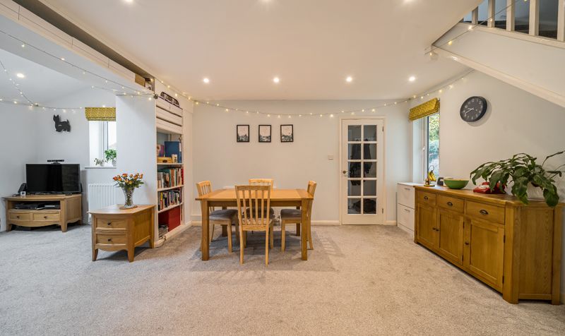 Bucknills Close, Epsom, KT18