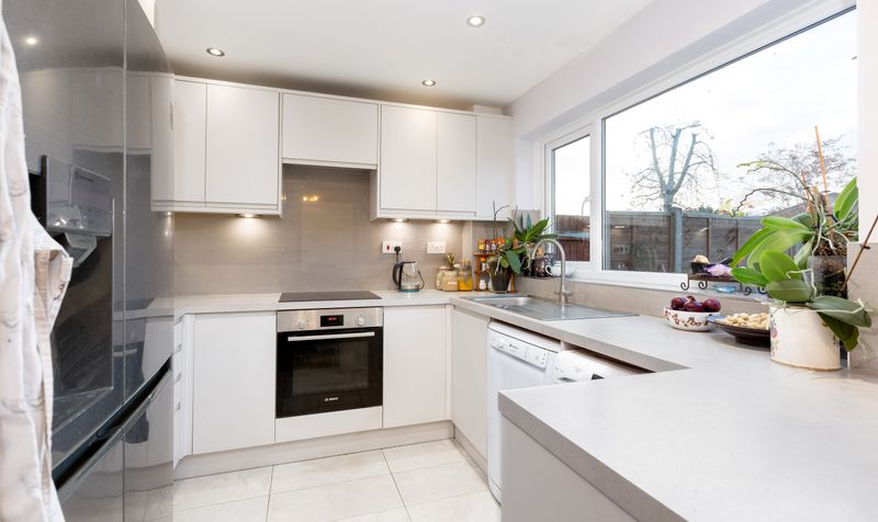 3 Bedroom House For Sale – Saxon Avenue, Stotfold, SG5 2