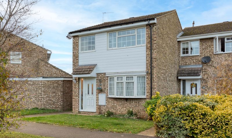 3 Bedroom House For Sale – Saxon Avenue, Stotfold, SG5