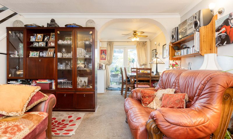 3 Bedroom House For Sale – Saxon Avenue, Stotfold, SG5 3