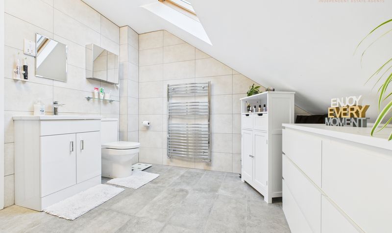 Hoole Lane, Hoole, CH2