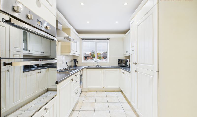 Hoole Lane, Hoole, CH2