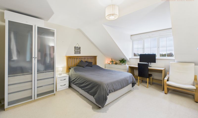 Hoole Lane, Hoole, CH2