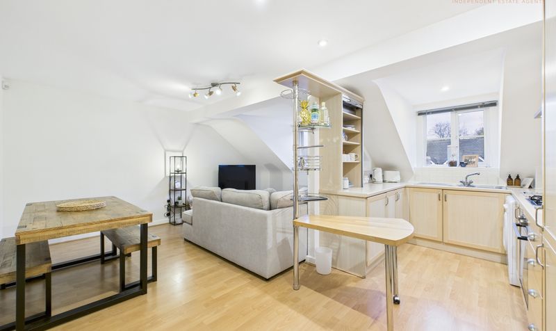 Wycliffe Court, Hoole, CH2