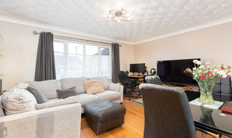 2 Bedroom Flat For Sale – Old Hale Way, Hitchin, SG5 2