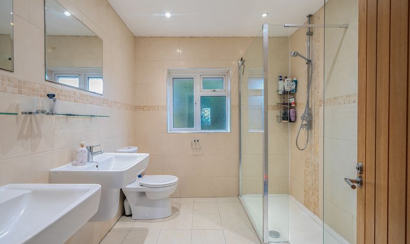 Shawley Way, Epsom, KT18