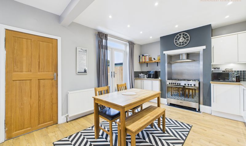 The Nook, Newton, CH2