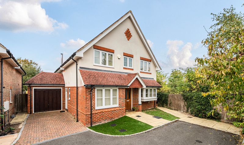 Kelmscott Place, Ashtead, KT21