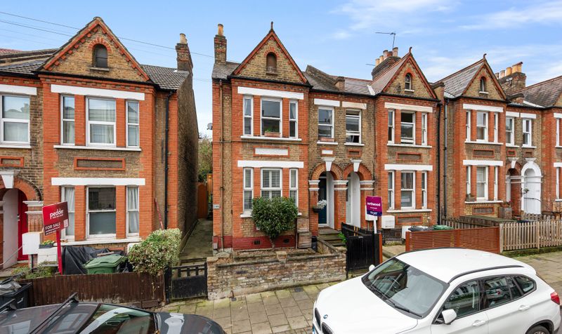 144 Gipsy Road Image