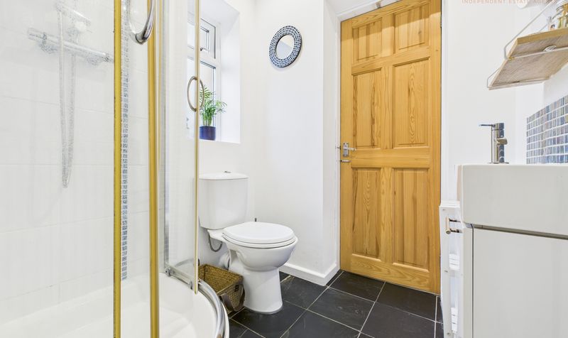 Caughall Road, Upton, CH2