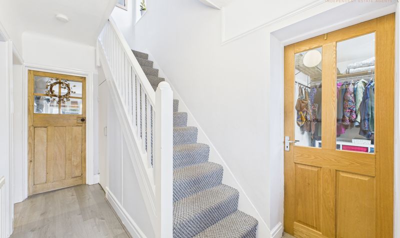 Caughall Road, Upton, CH2