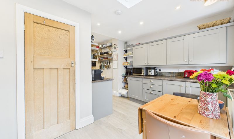 Caughall Road, Upton, CH2