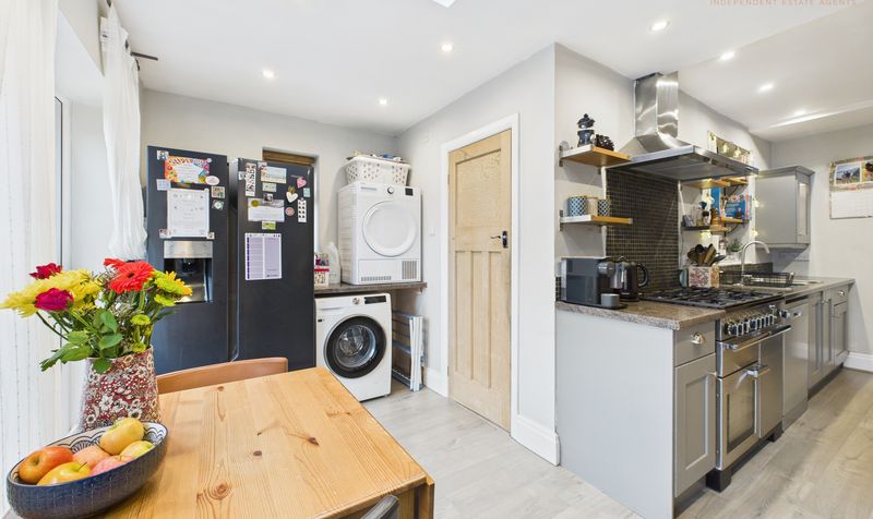 Caughall Road, Upton, CH2