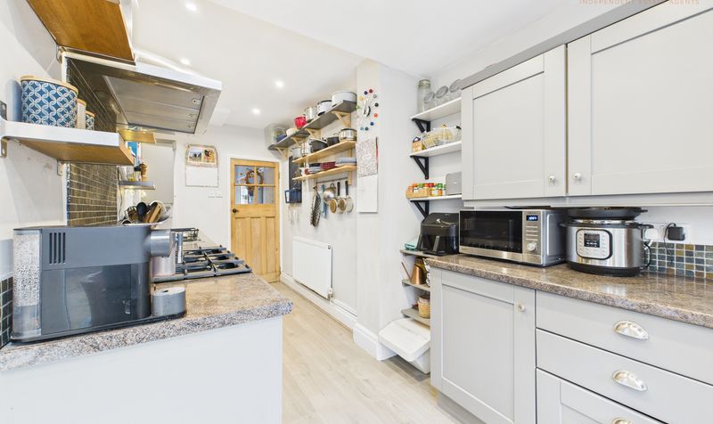 Caughall Road, Upton, CH2