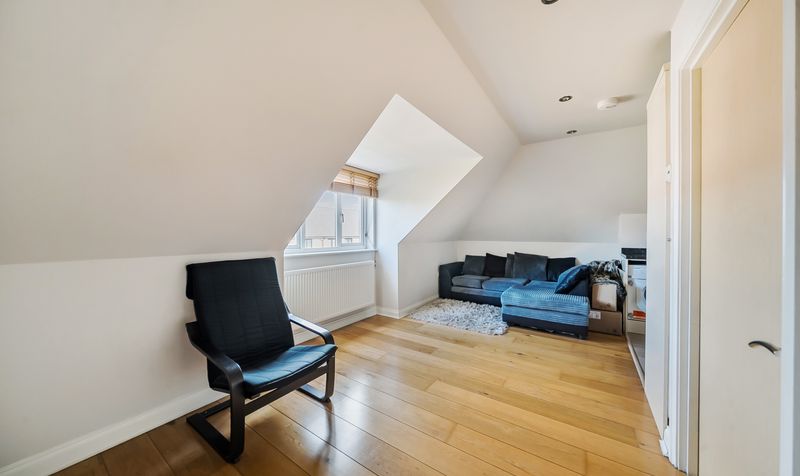 Vernon Close, Servalan Court, KT19