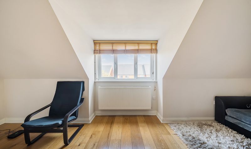 Vernon Close, Servalan Court, KT19