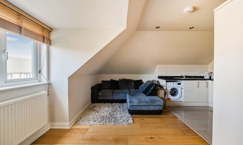 Vernon Close, Servalan Court, KT19