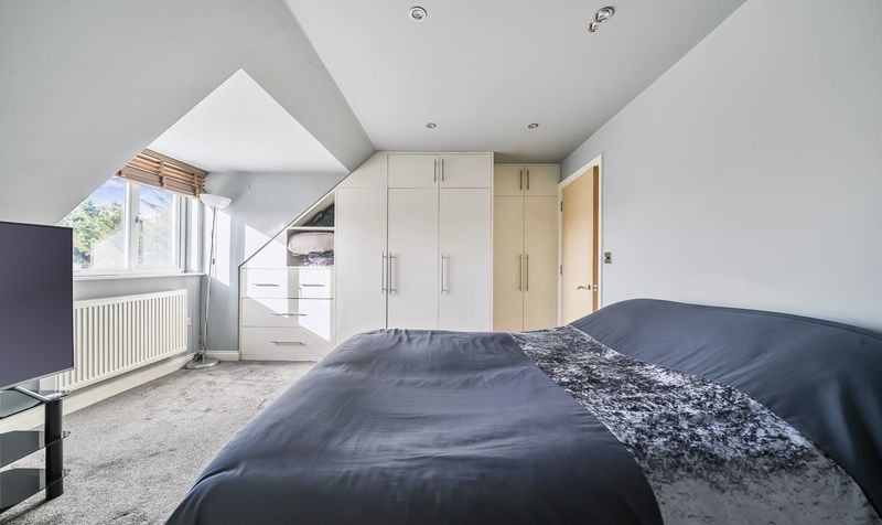 Vernon Close, Servalan Court, KT19