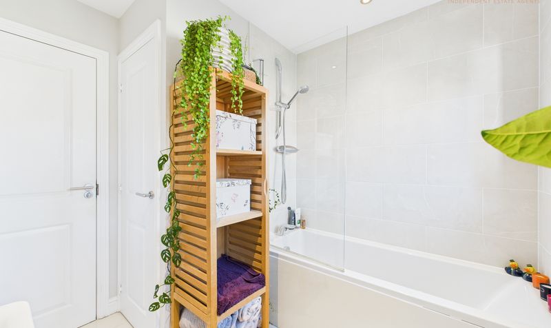 Kohima Crescent, Saighton, CH3