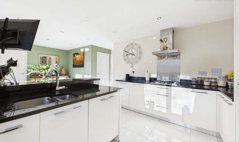 Kohima Crescent, Saighton, CH3