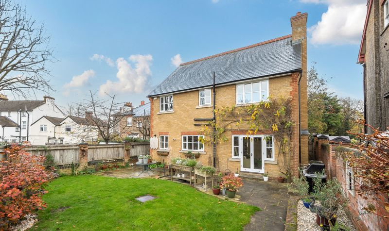 Caithness Drive, Epsom, KT18