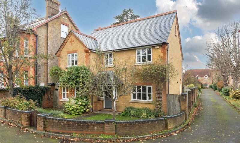 Caithness Drive, Epsom, KT18