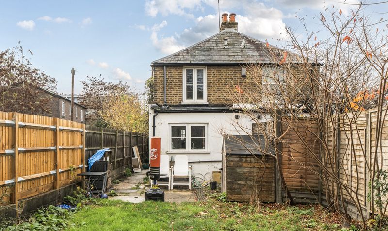 Lintons Lane, Epsom, KT17