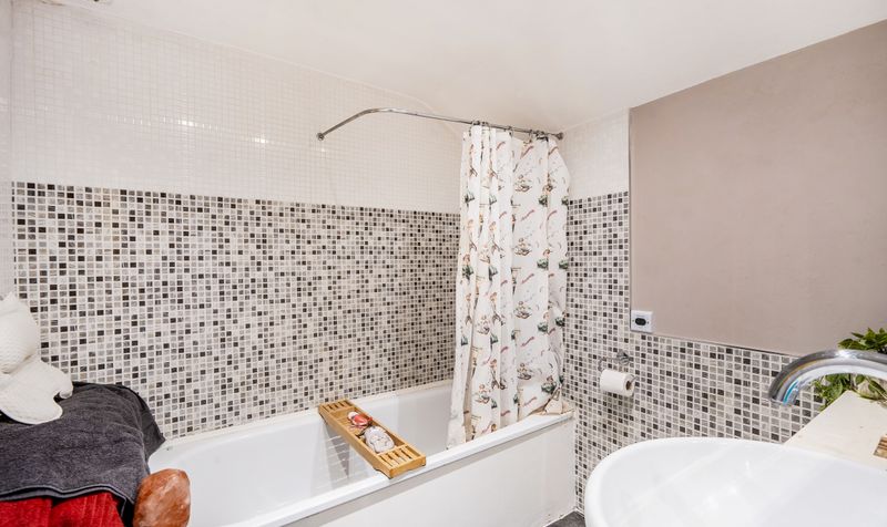 Lintons Lane, Epsom, KT17