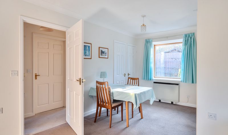 Oakmead Green, Epsom, KT18