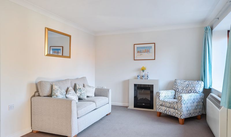 Oakmead Green, Epsom, KT18