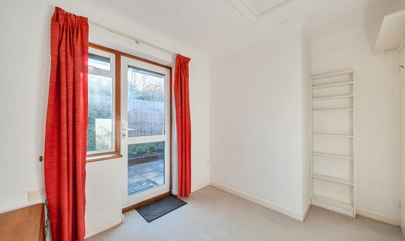 Oakmead Green, Epsom, KT18