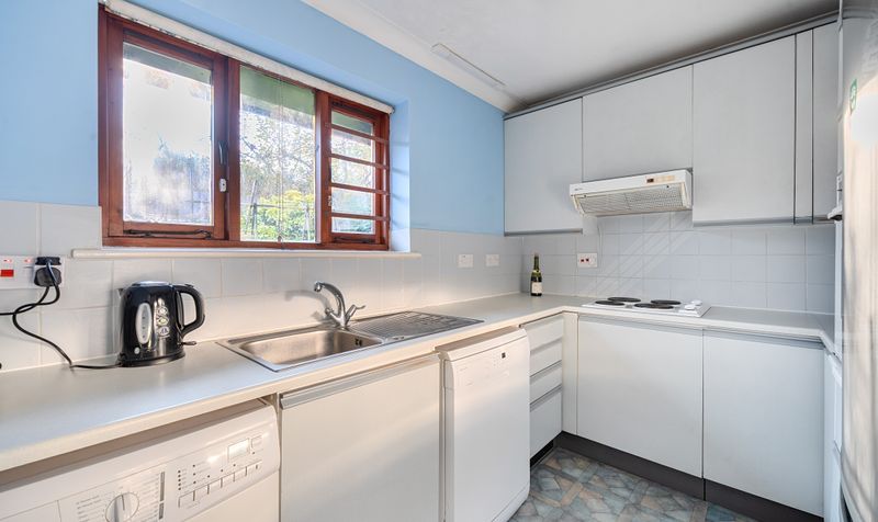 Oakmead Green, Epsom, KT18