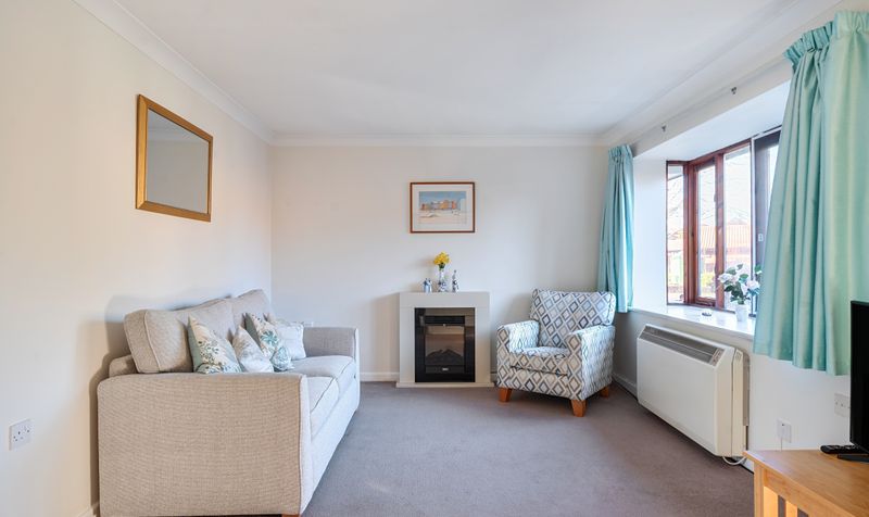 Oakmead Green, Epsom, KT18