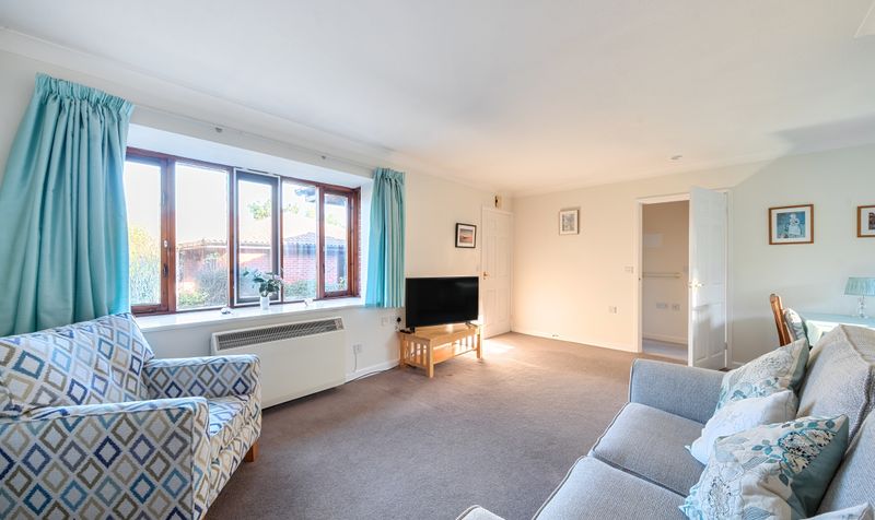 Oakmead Green, Epsom, KT18