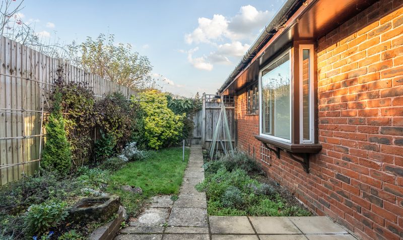 Oakmead Green, Epsom, KT18