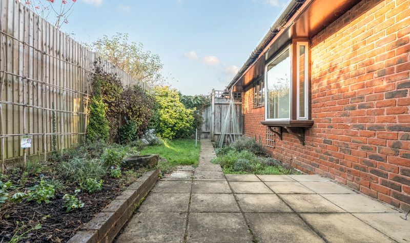 Oakmead Green, Epsom, KT18