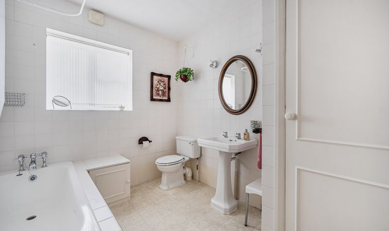 Links Road, Ashtead, KT21