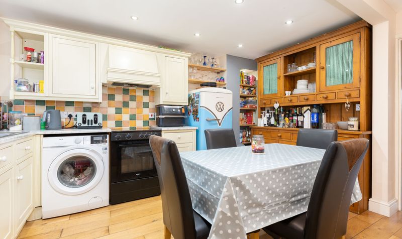 4 Bedroom House For Sale – Darley Hall, Luton, LU2 3