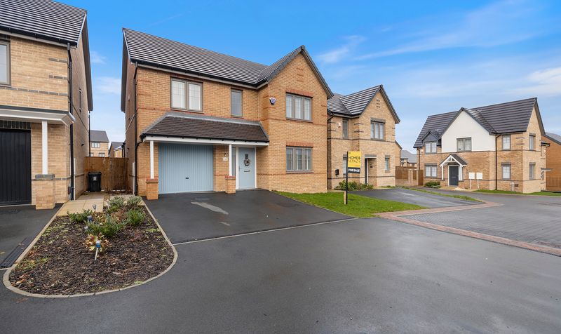 Redwing Close, Huddersfield, HD4