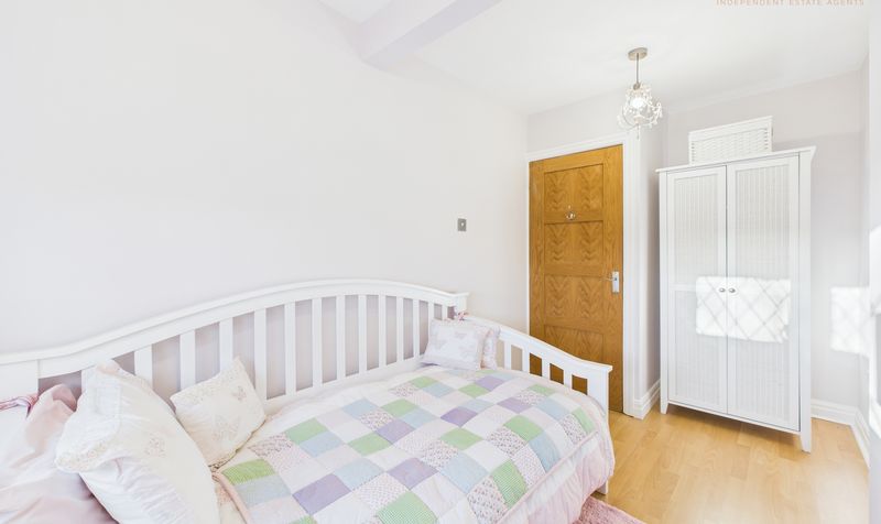Houghton Close, Hoole, CH2