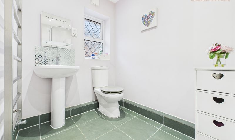 Houghton Close, Hoole, CH2