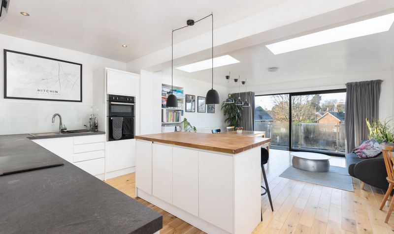 4 Bedroom House For Sale &ndash; Sunnyside Road, Hitchin, SG4 2