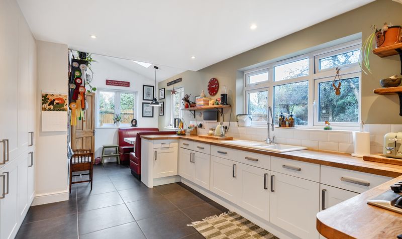 Woodfield Close, Ashtead, KT21