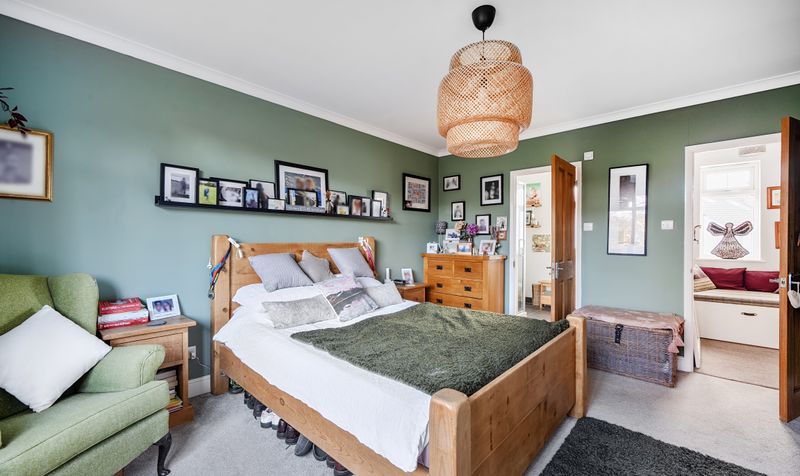 Woodfield Close, Ashtead, KT21