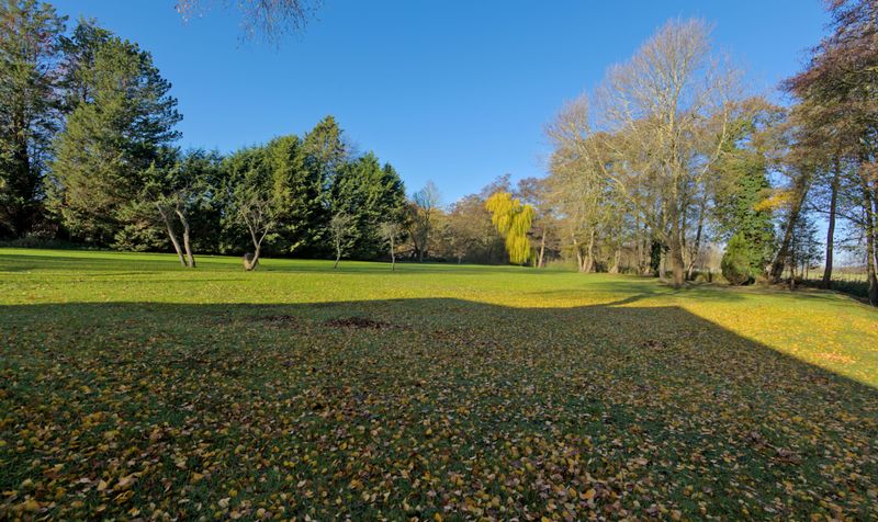 6 Bedroom House For Sale &ndash; Ampthill Road, Shefford, SG17 3