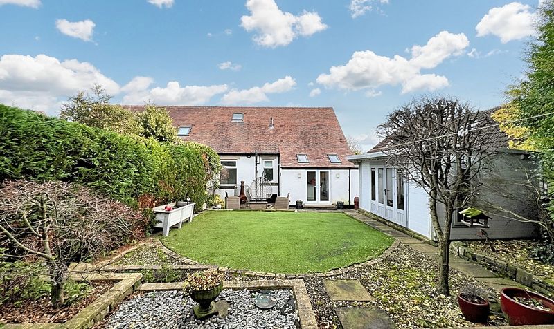 Balmoral Avenue, Huddersfield, HD4