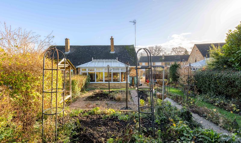 2 Bedroom Bungalow For Sale &ndash; Oakfield Avenue, Hitchin, SG4 2