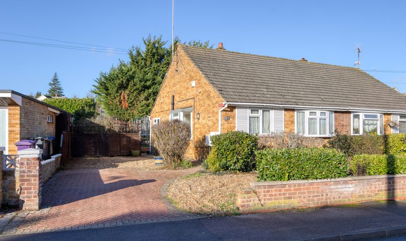 2 Bedroom Bungalow For Sale &ndash; Oakfield Avenue, Hitchin, SG4